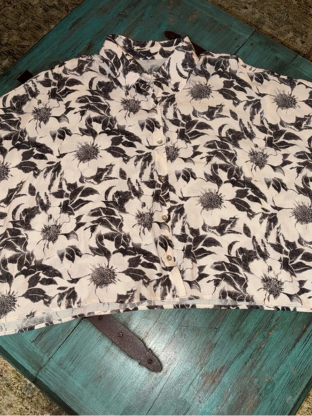 Umgee Boho Botanical Floral Button-Down Short Sleeve Shirt – Size Small